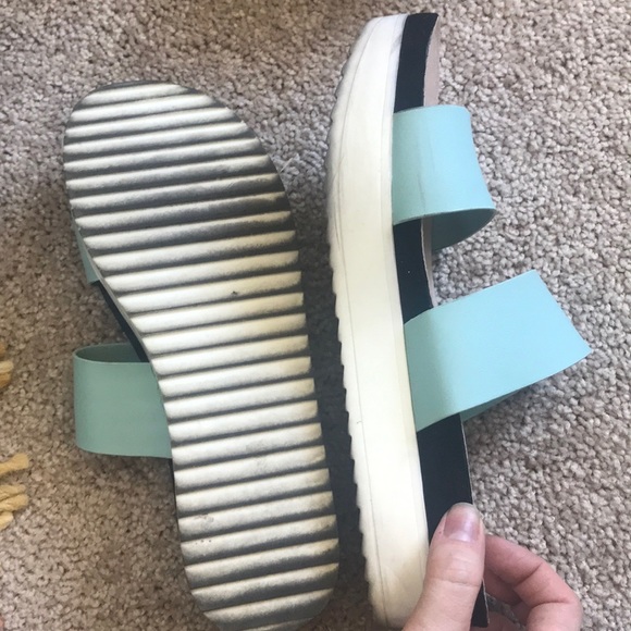 Platform Sandal - Picture 3 of 4